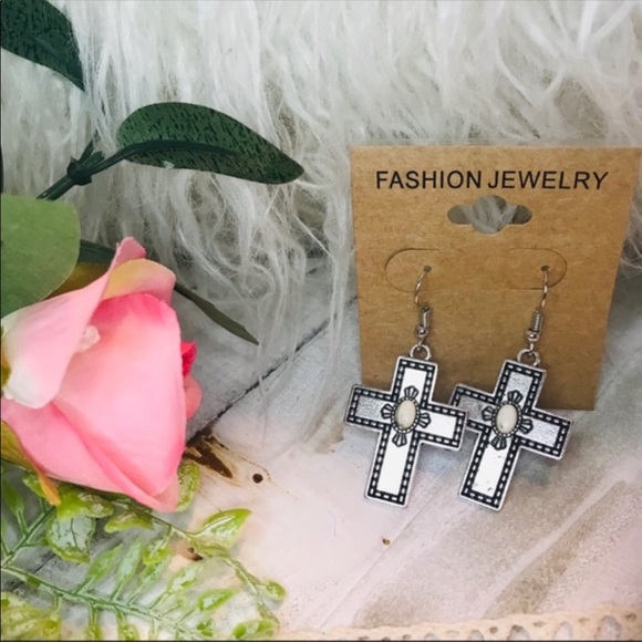 Jewelry - NWT Western Cross Earrings